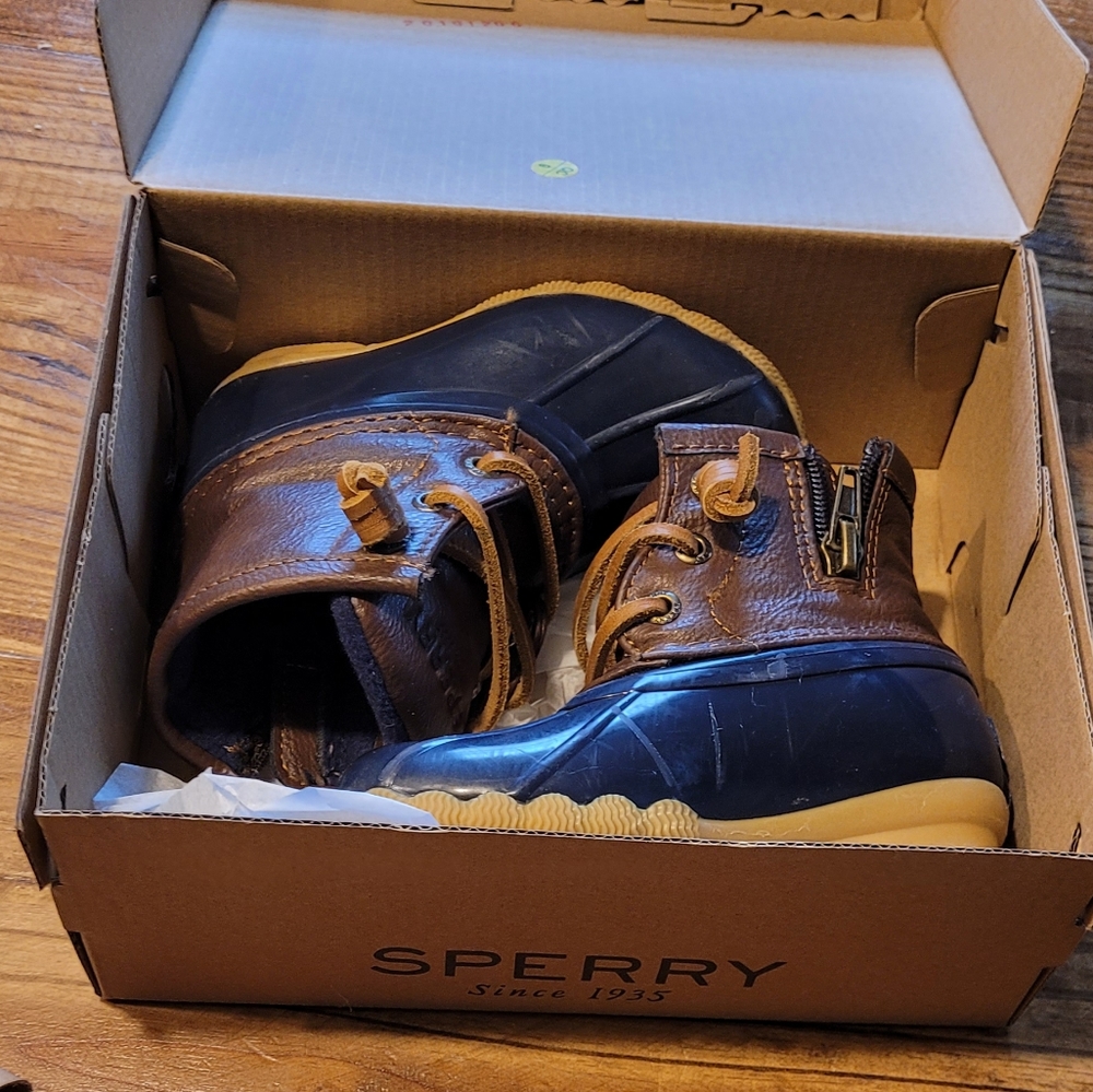 Sperry Little Kids Saltwater Duck Boot Girls Navy
